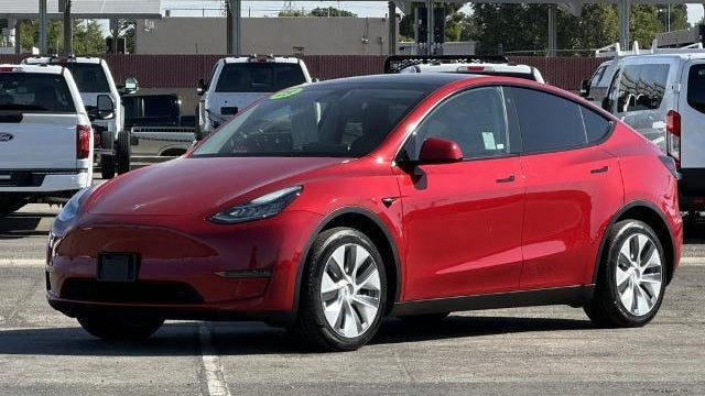 2023 Tesla Model Y Base