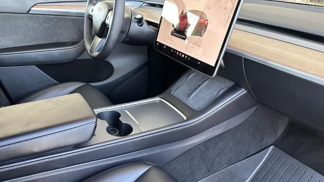 2023 Tesla Model Y Base