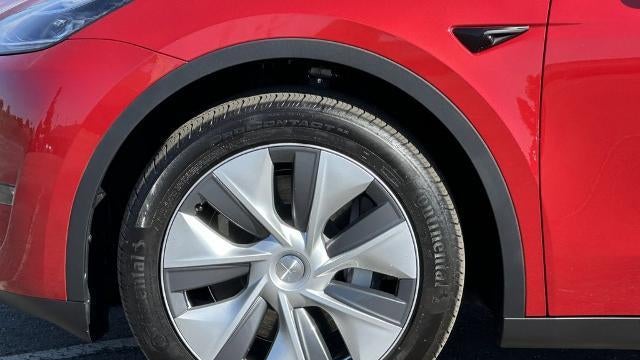 2023 Tesla Model Y Base