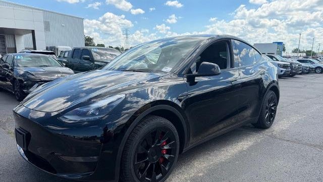 2023 Tesla Model Y Base