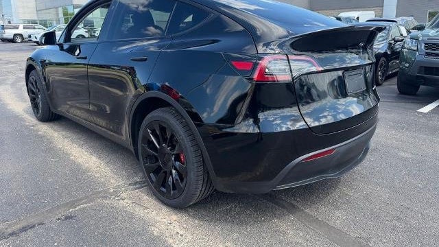 2023 Tesla Model Y Base