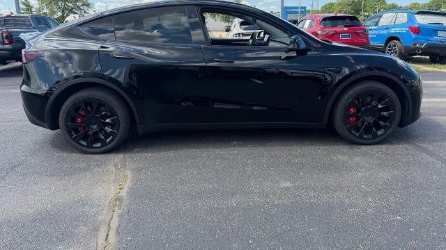 2023 Tesla Model Y Base