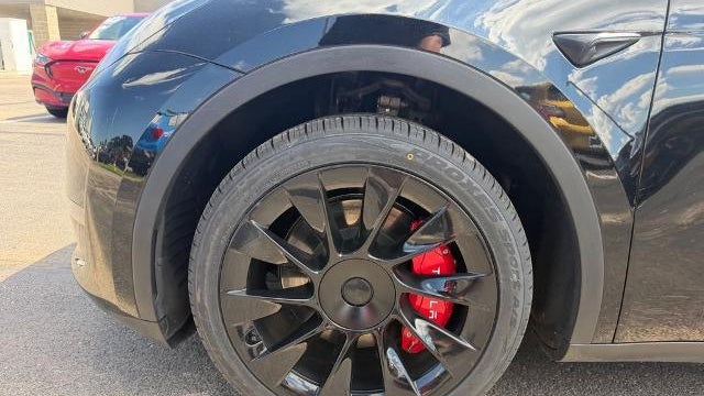 2023 Tesla Model Y Base