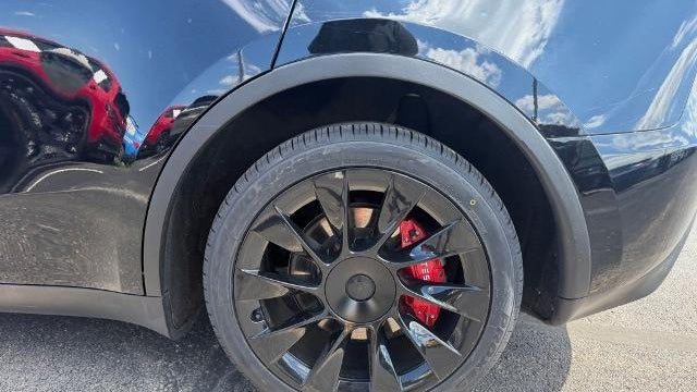 2023 Tesla Model Y Base