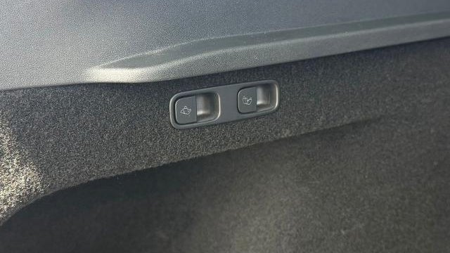 2023 Tesla Model Y Base