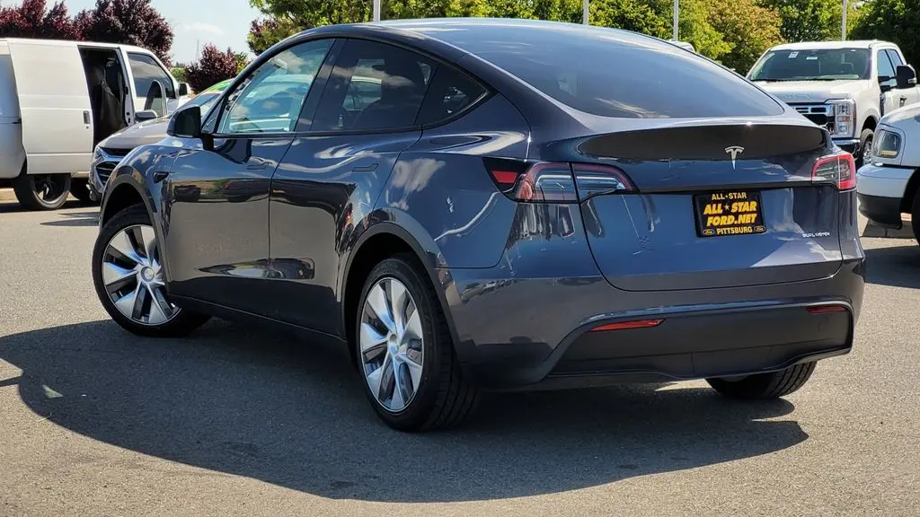 2023 Tesla Model Y Base