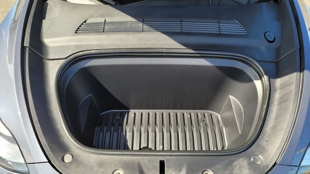 2023 Tesla Model Y Base