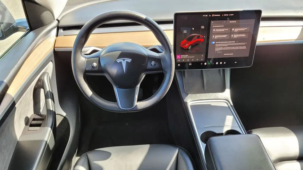 2023 Tesla Model Y Base