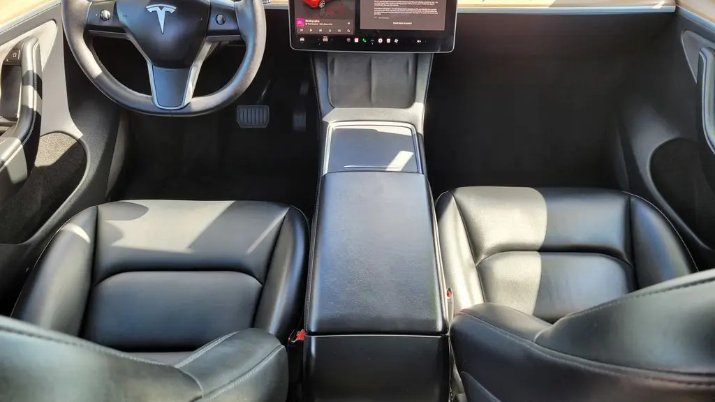 2023 Tesla Model Y Base
