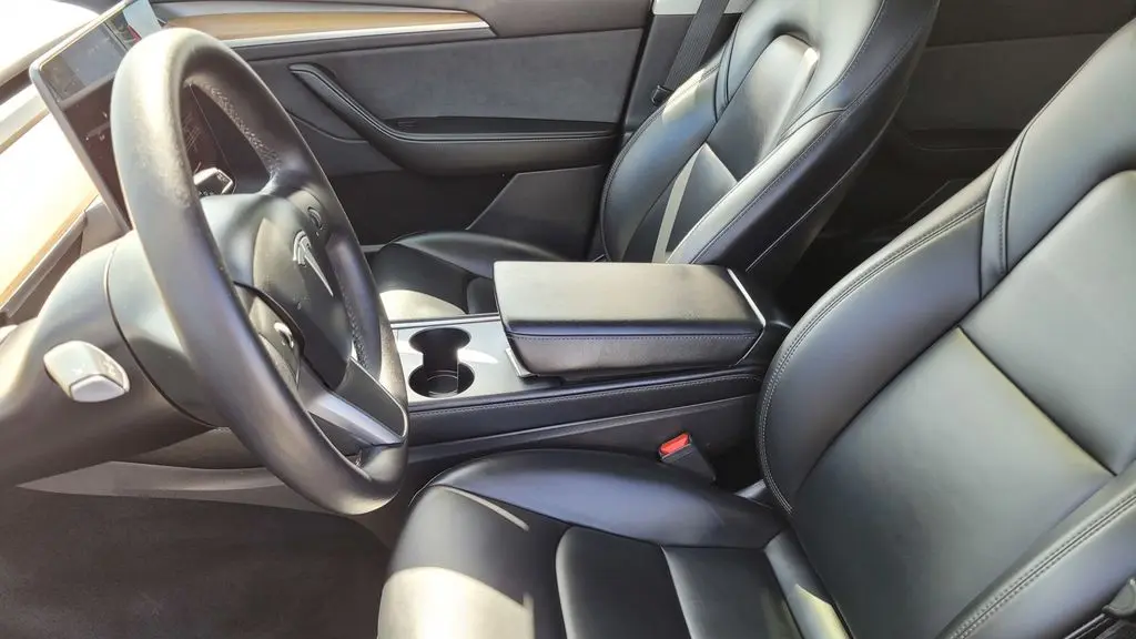2023 Tesla Model Y Base