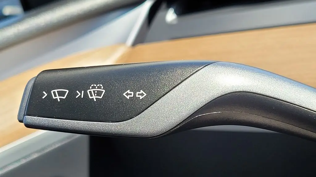 2023 Tesla Model Y Base