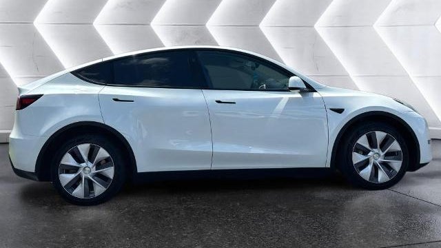 2023 Tesla Model Y Base