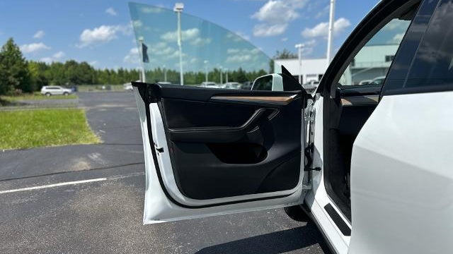 2023 Tesla Model Y Base