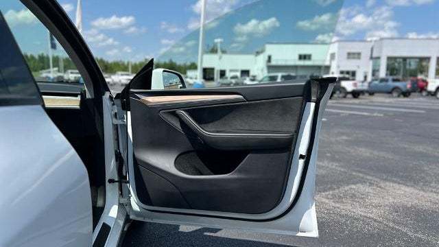 2023 Tesla Model Y Base