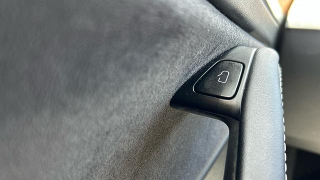 2023 Tesla Model Y Base