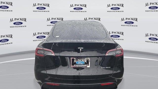 2023 Tesla Model Y Base