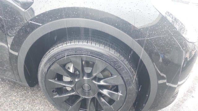 2023 Tesla Model Y Base