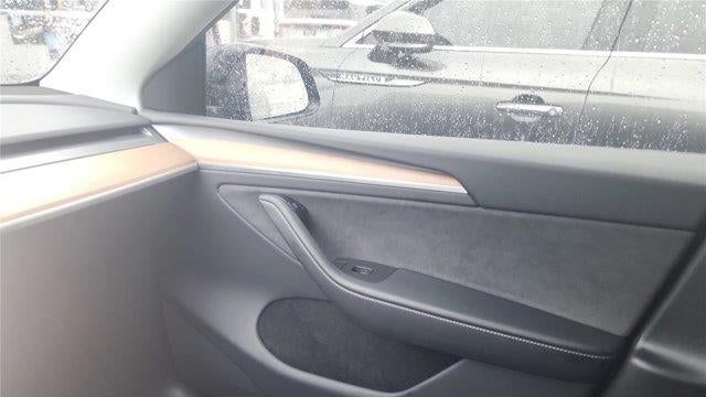 2023 Tesla Model Y Base