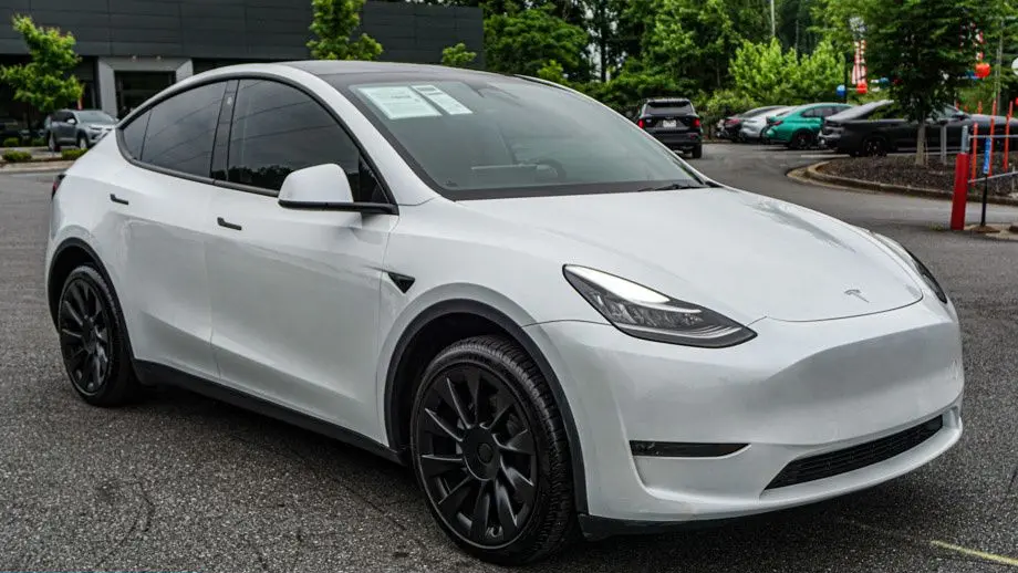 2023 Tesla Model Y Long Range