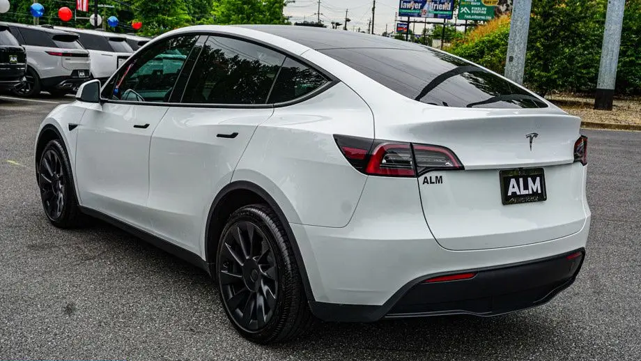 2023 Tesla Model Y Long Range