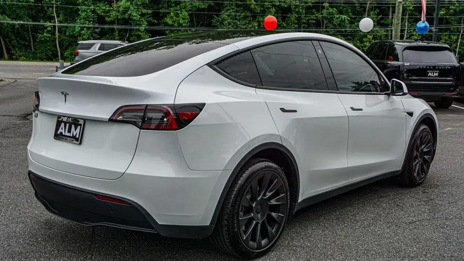2023 Tesla Model Y Long Range
