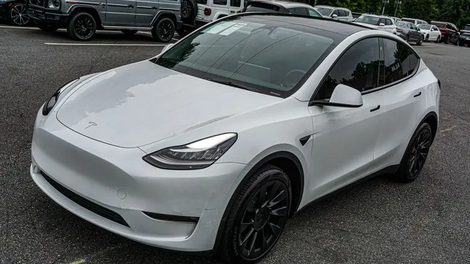2023 Tesla Model Y Long Range