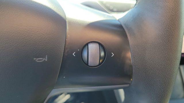 2023 Tesla Model Y Base