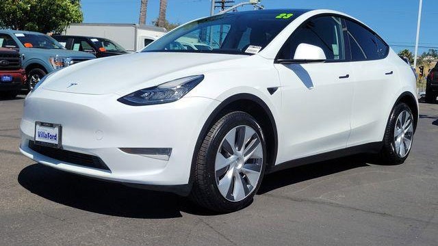 2023 Tesla Model Y Base