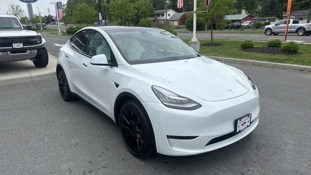 2023 Tesla Model Y Base