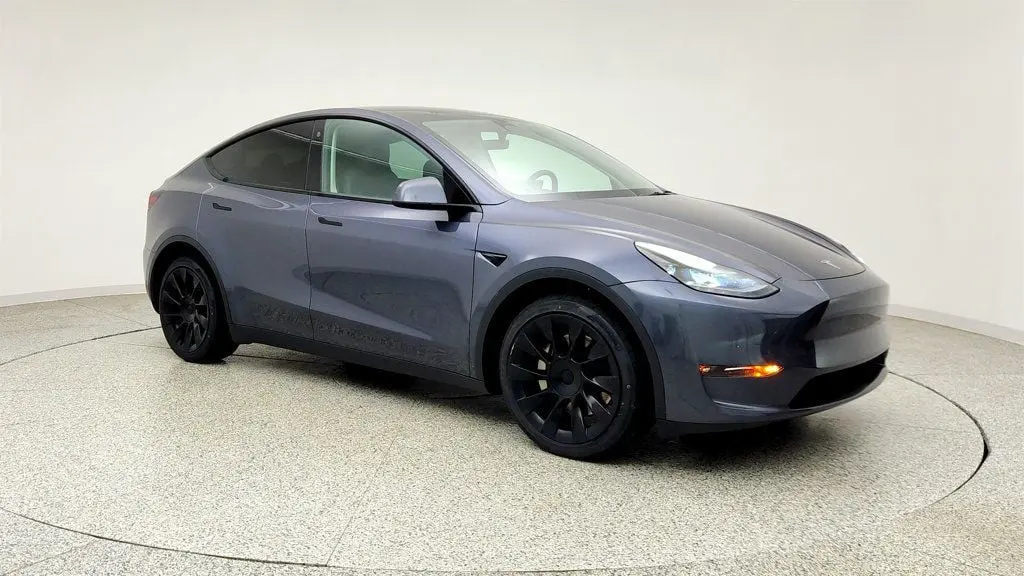 2023 Tesla Model Y Base