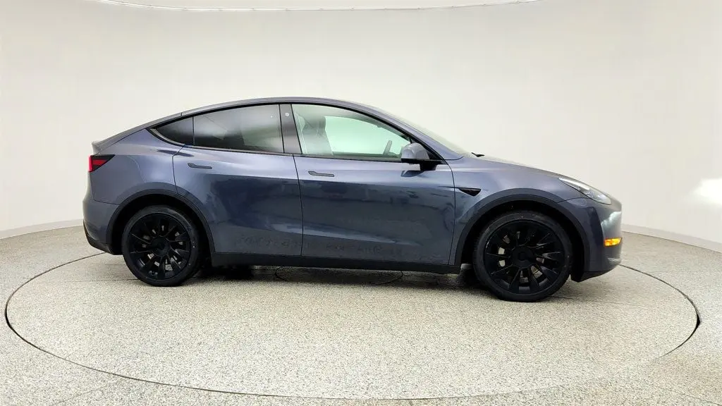 2023 Tesla Model Y Base