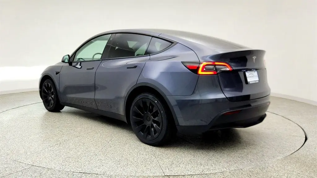 2023 Tesla Model Y Base