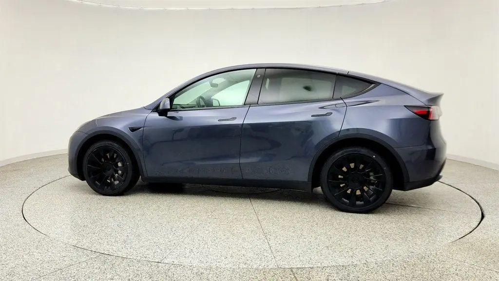 2023 Tesla Model Y Base
