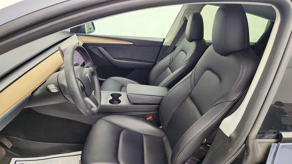 2023 Tesla Model Y Base