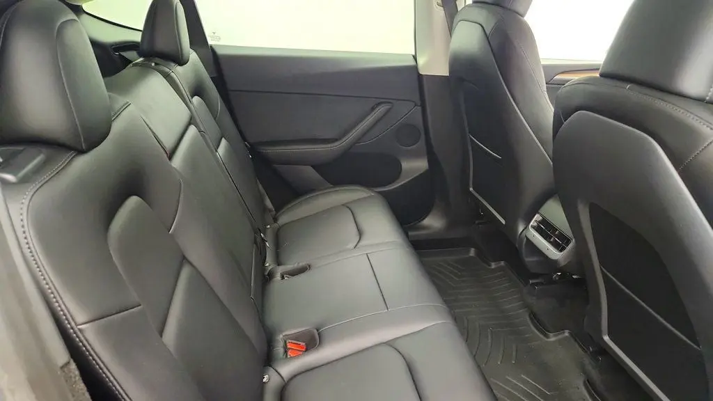 2023 Tesla Model Y Base