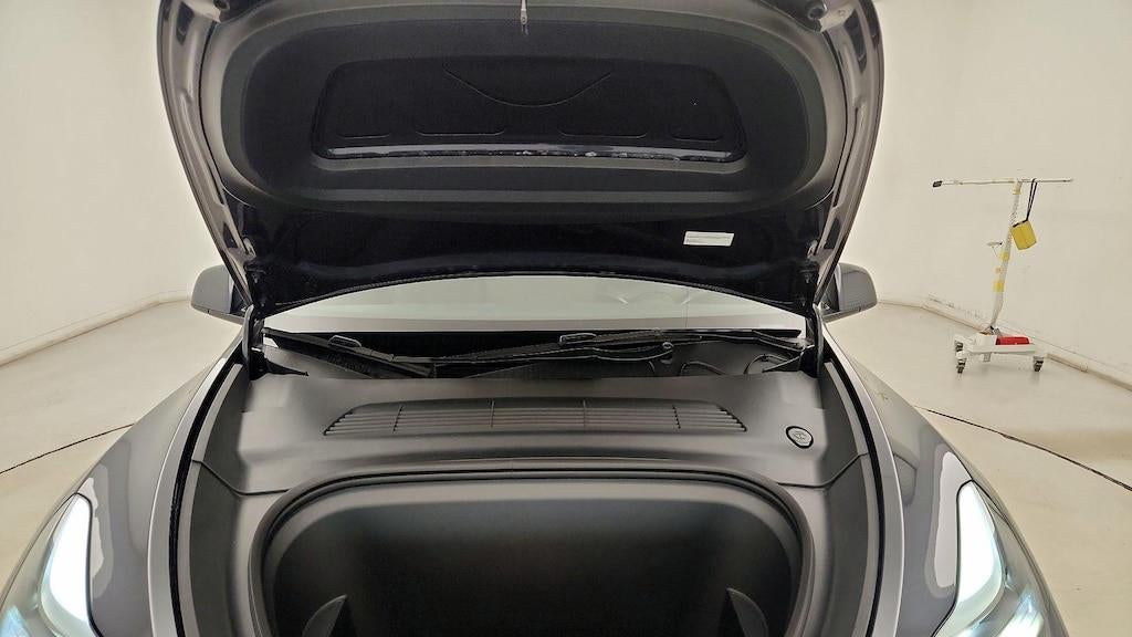 2024 Tesla Model Y Performance