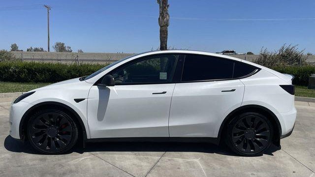 2023 Tesla Model Y Performance