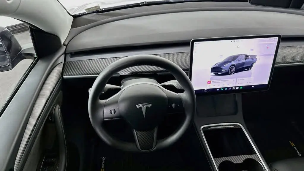 2025 Tesla Model Y Performance