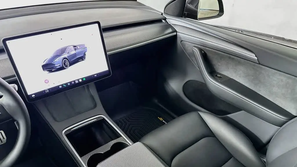 2025 Tesla Model Y Performance