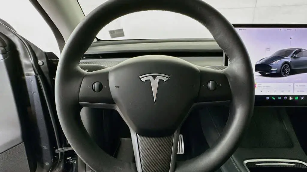 2025 Tesla Model Y Performance