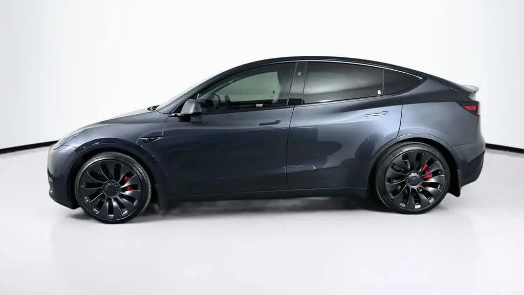 2025 Tesla Model Y Performance