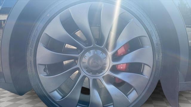 2025 Tesla Model Y Performance