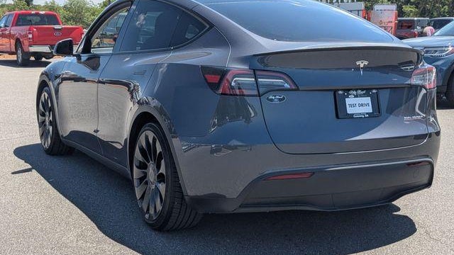 2023 Tesla Model Y Performance