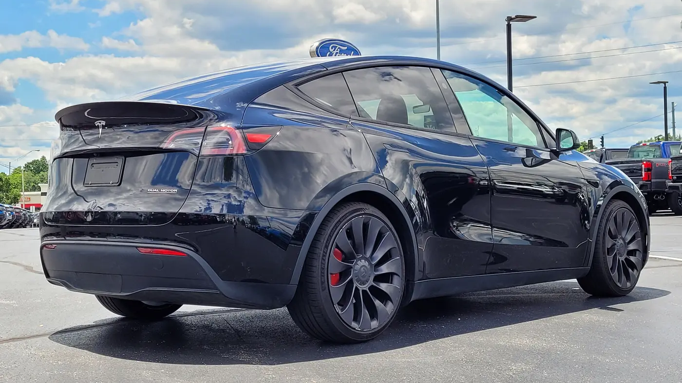 2023 Tesla Model Y Performance