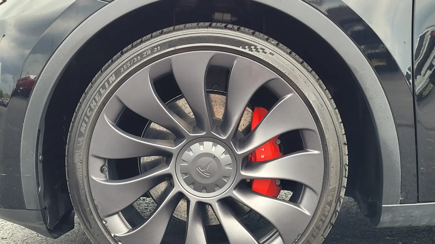 2023 Tesla Model Y Performance