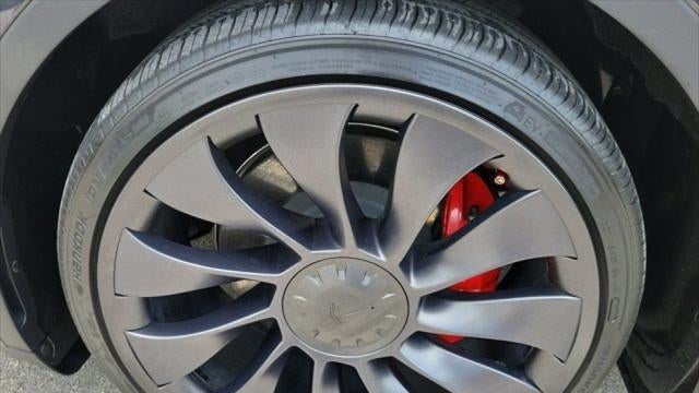 2024 Tesla Model Y Performance