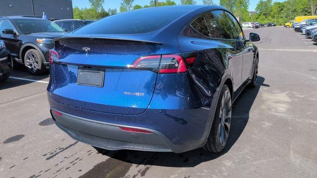 2024 Tesla Model Y Performance