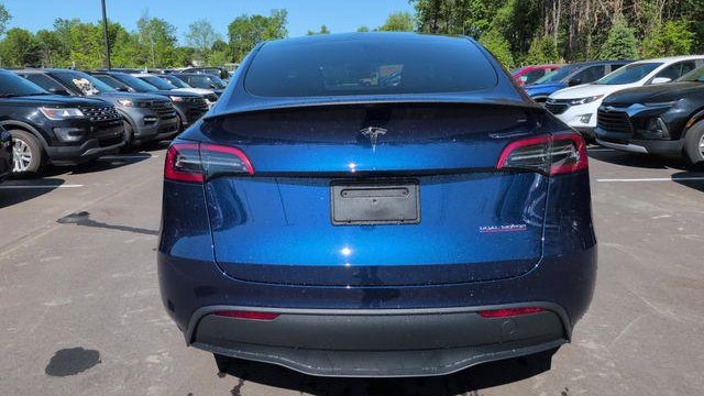 2024 Tesla Model Y Performance