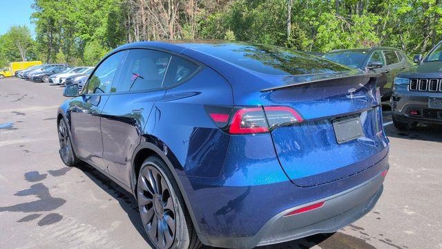 2024 Tesla Model Y Performance