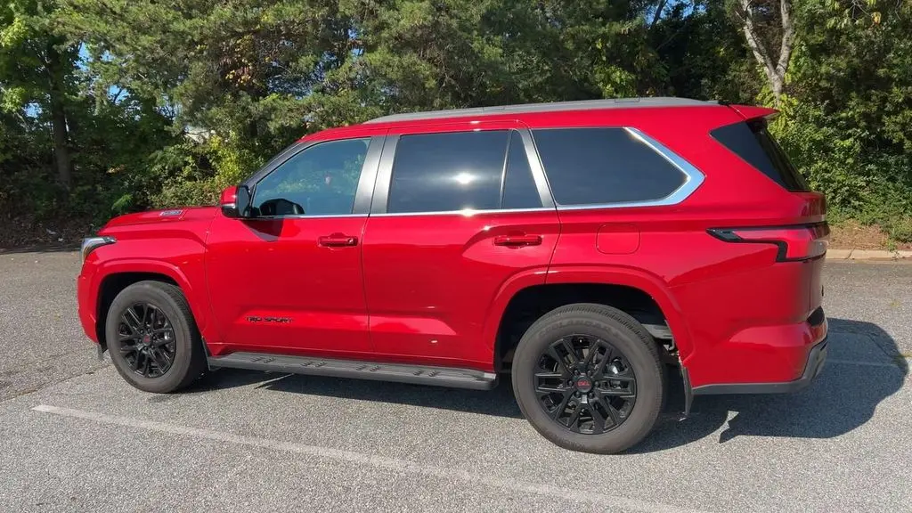 2025 Toyota Sequoia SR5